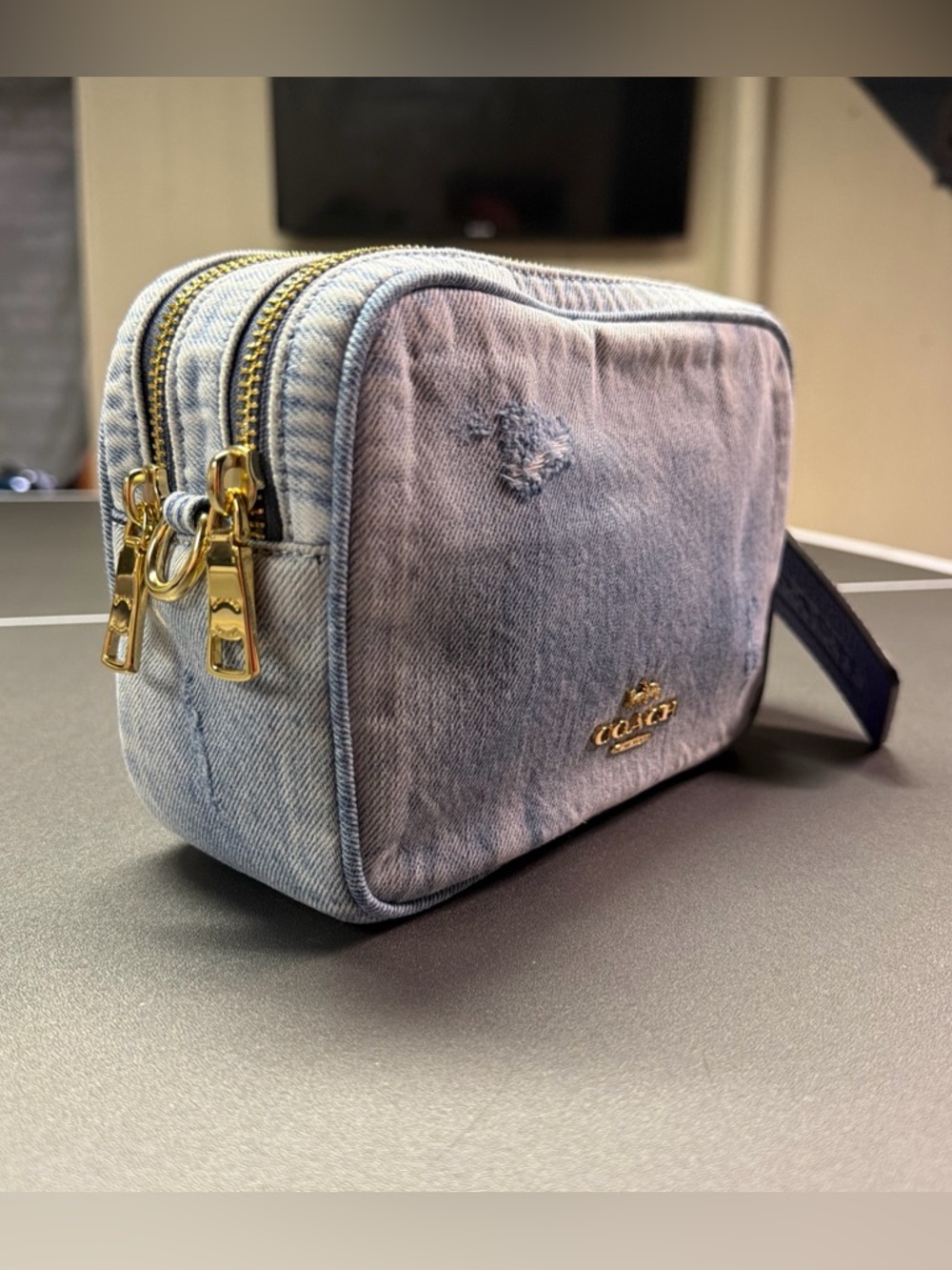 NWT Carey Crossbody BagIn Loved Denim With Charms Gold/Light Indigo - Picture 2 of 11